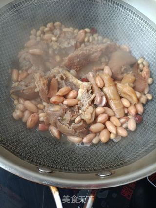 花生黄豆炖猪脚的做法步骤:9