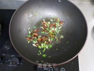 上桌抢着吃的蚝油腊肠炒饭❗️鲜香美味吃不够的做法步骤:3