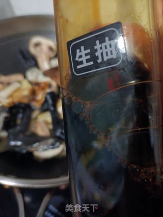 雷笋口蘑炖乌鸡的做法步骤:12