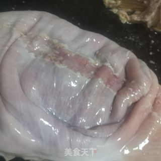 麻椒猪肚(快速清洗猪肚的方法)的做法步骤:2