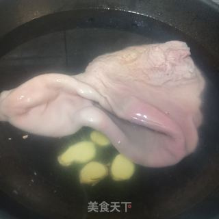 麻椒猪肚(快速清洗猪肚的方法)的做法步骤:3