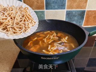 手擀南瓜面的做法步骤:13