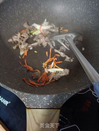 蒜黄炒羊头肉的做法步骤:7