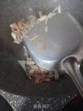 蒜黄炒羊头肉的做法步骤:8