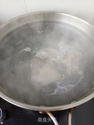 青椒炒羊肺的做法步骤:2