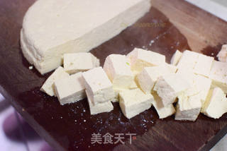 冬日必备白菜炖豆腐的做法步骤:2