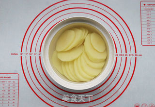 虾仁时蔬土豆小披萨的做法步骤:3