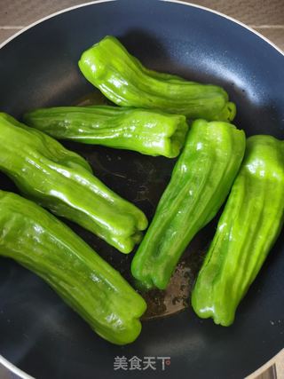 虎皮青椒的做法步骤:5