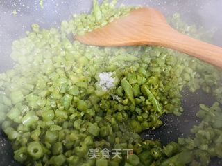 小宝宝也喜欢的清炒四季豆的做法步骤：7