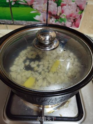 银耳莲子百合糖水的做法步骤:3