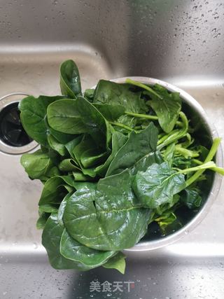 菠菜团子的做法步骤:2