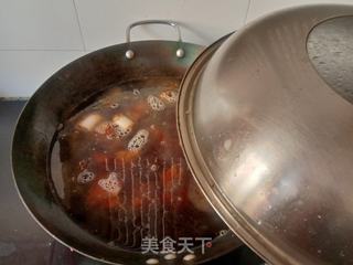 红烧排骨鹌鹑蛋的做法步骤：9