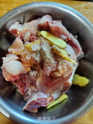 土豆胡萝卜炖老母鸡的做法步骤:3