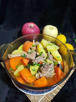土豆胡萝卜炖老母鸡的做法步骤：10