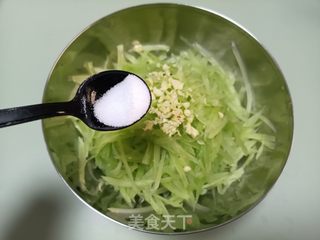 红油笋丝的做法步骤:2