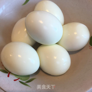 猪脚肉甜醋炖蛋的做法步骤：7
