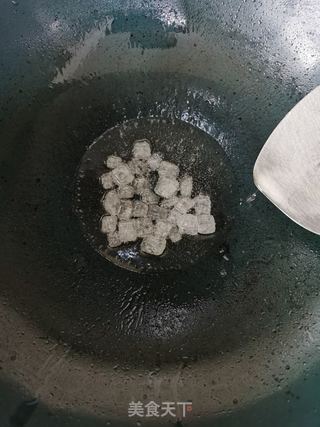 红烧鸡爪的做法步骤:3