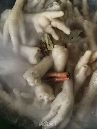 红烧鸡爪的做法步骤:5