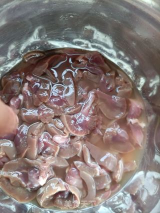 香菜孜然羊腰子的做法步骤:3