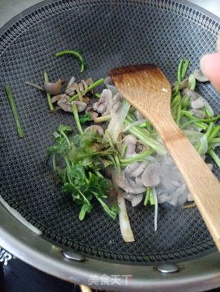 香菜孜然羊腰子的做法步骤:15