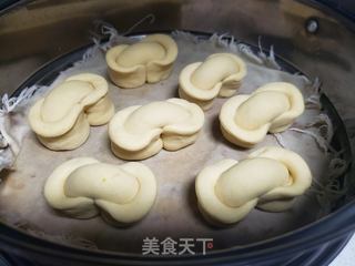 元宝馒头的做法步骤:10