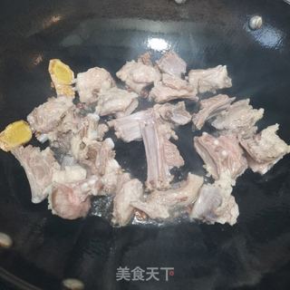 羊肉火锅的做法步骤:2