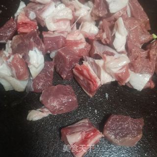 平底锅烤羊肉串的做法步骤:2