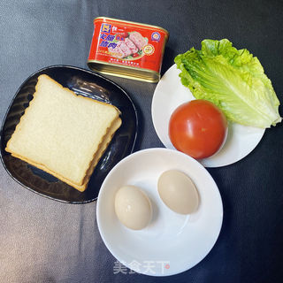 三明治的做法步骤：1