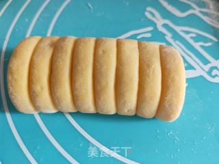 毛毛虫香肠花卷的做法步骤:12
