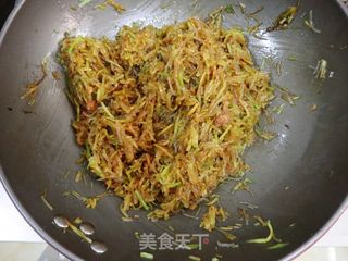 比肉还好吃的白萝卜粉条素包子(内附调馅方法)的做法步骤:8