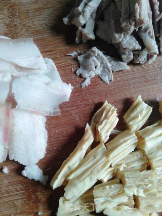 腐竹回锅肉的做法步骤:2