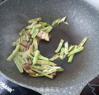 腊肉豆角焖面的做法步骤:10