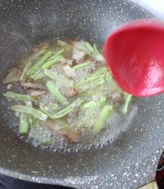 腊肉豆角焖面的做法步骤:12