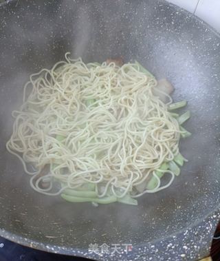 腊肉豆角焖面的做法步骤:16