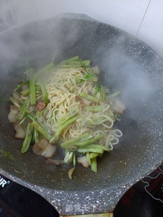 腊肉豆角焖面的做法步骤:19