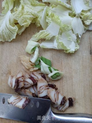 羊肚菌白菜炒腊肉的做法步骤:4