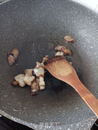 羊肚菌白菜炒腊肉的做法步骤:6