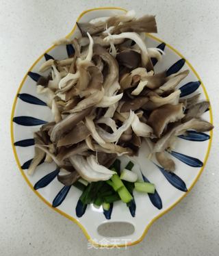 青菜炒蘑菇的做法步骤:3