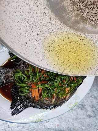 清蒸黑鲷鱼的做法步骤:11