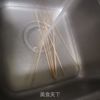 平底锅烤羊肉串的做法步骤:7