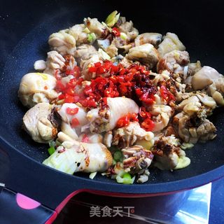 酒香鸡腿炖时蔬的做法步骤：7