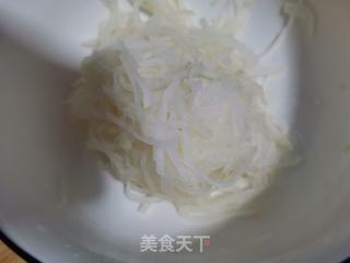 凉拌萝卜丝的做法步骤:2