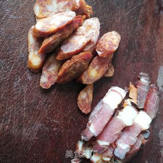 腊肉腊肠双拼煲仔饭的做法步骤:2