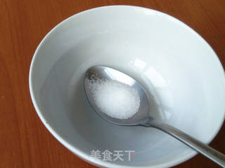 芝麻酱拌菠菜的做法步骤:2