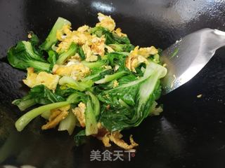 青菜炒鸭蛋的做法步骤：5