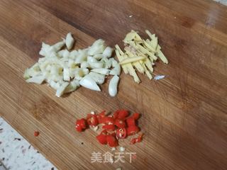 清炒芥兰的做法步骤:2
