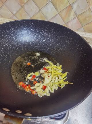 清炒芥兰的做法步骤:7