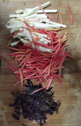 素拌什锦菜的做法步骤:2