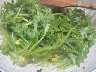 黄豆芽金针菇茼蒿菜的做法步骤:6