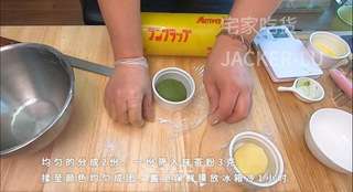 记第一次尝试糖霜饼干,手残了些造型一般,但亲手做的成就感爆棚。的做法步骤:7